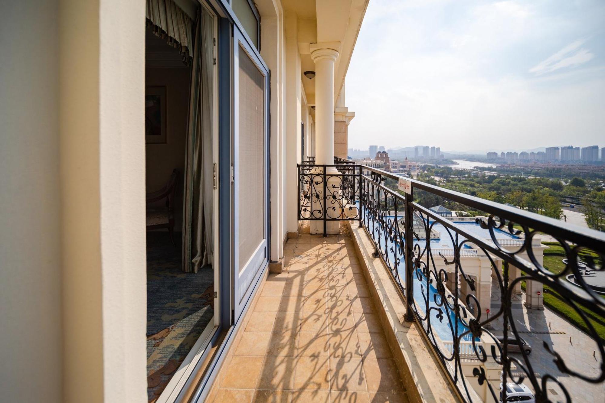 Crowne Plaza Ocean Spring Resort By Ihg Jimo Exterior foto